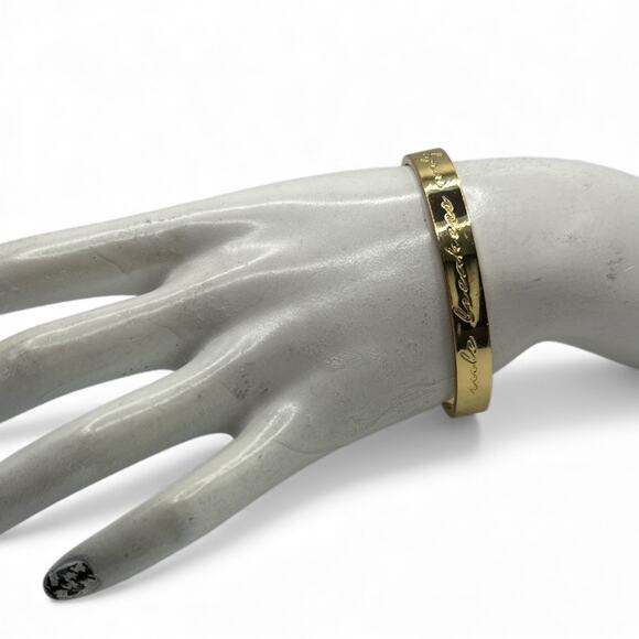 Lilly Pulitzer gold-tone cuff bracelet with inscription "Rule Breakers Only" - Picture 4 of 4